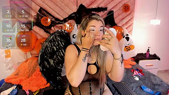 Snapshot of Zoe_Vg chatting on October 29, 2025, 7:35 pm Zoe Vg online show from October 29, 2025, 7:35 pm