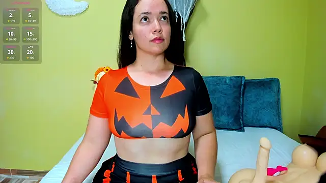 Snapshot of loreen_grey chatting on October 27, 2025, 8:10 pm loreen grey online show from October 27, 2025, 8:10 pm