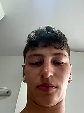 Snapshot of aronn_tay chatting on October 29, 2025, 5:01 pm aronn tay online show from October 29, 2025, 5:01 pm