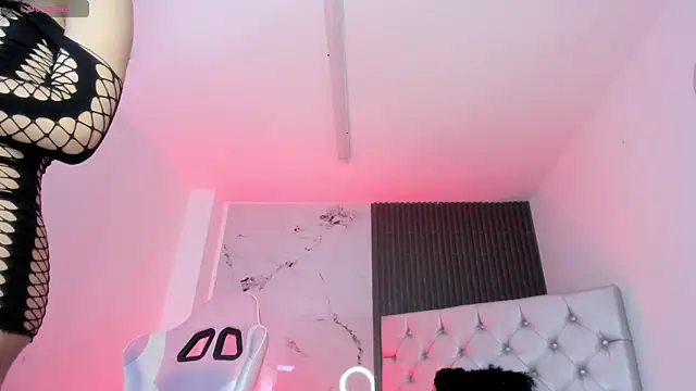 chloesagee online show from January 14, 2026, 11:52 pm