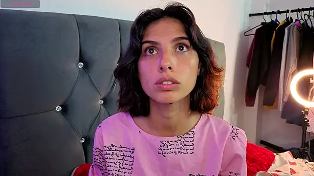 Snapshot of nina_sky chatting on October 29, 2025, 1:04 am nina sky online show from October 29, 2025, 1:04 am