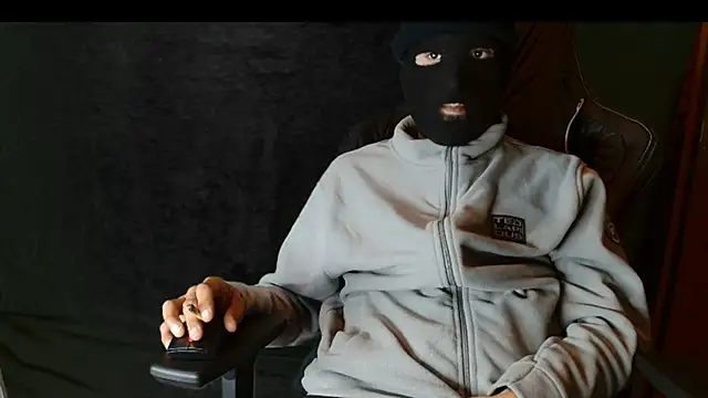 JUSTFORRICH online show from March 31, 2026, 6:37 am