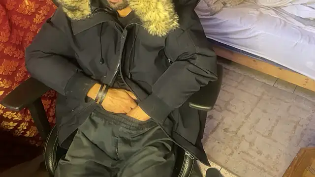 Snapshot of JUSTFORRICH chatting on November 7, 2025, 11:37 am JUSTFORRICH online show from November 7, 2025, 11:37 am