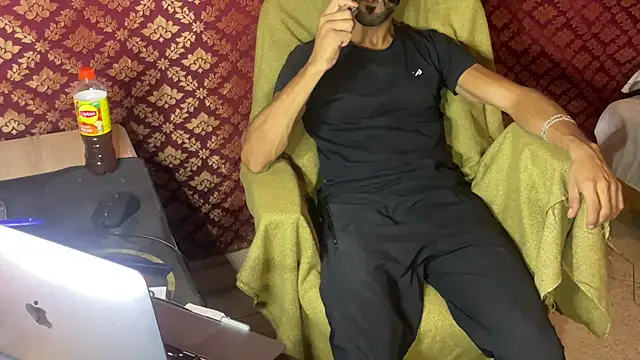 Snapshot of JUSTFORRICH chatting on October 10, 2025, 8:53 pm JUSTFORRICH online show from October 10, 2025, 8:53 pm