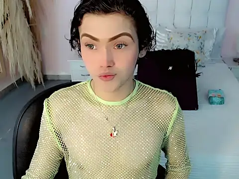 nathalialoes1 online show from October 6, 2025, 7:03 pm