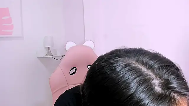 milk candy18 online show from November 21, 2025, 11:20 am