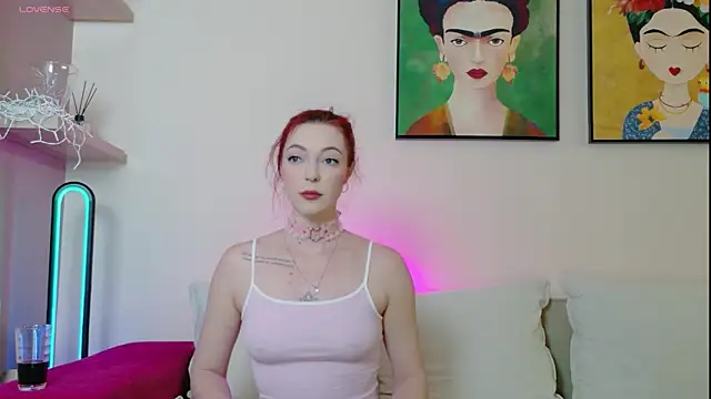 Snapshot of New_Kessie chatting on November 14, 2025, 7:28 pm New Kessie online show from November 14, 2025, 7:28 pm