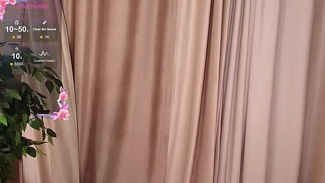 Snapshot of Miranda_Kerry chatting on November 10, 2025, 7:02 am Miranda Kerry online show from November 10, 2025, 7:02 am