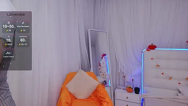 Snapshot of Miranda_Kerry chatting on October 26, 2025, 6:36 am Miranda Kerry online show from October 26, 2025, 6:36 am