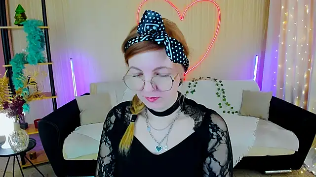 Snapshot of YourUniverser chatting on February 5, 2026, 9:49 am YourUniverser online show from February 5, 2026, 9:49 am