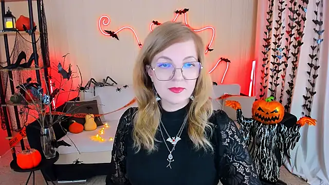 Snapshot of YourUniverser chatting on October 23, 2025, 10:58 am YourUniverser online show from October 23, 2025, 10:58 am