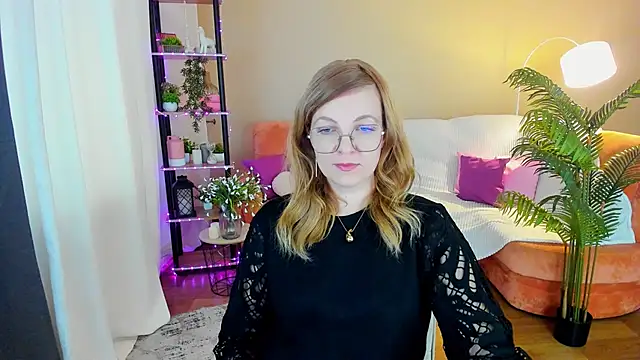 Snapshot of YourUniverser chatting on October 14, 2025, 10:27 am YourUniverser online show from October 14, 2025, 10:27 am