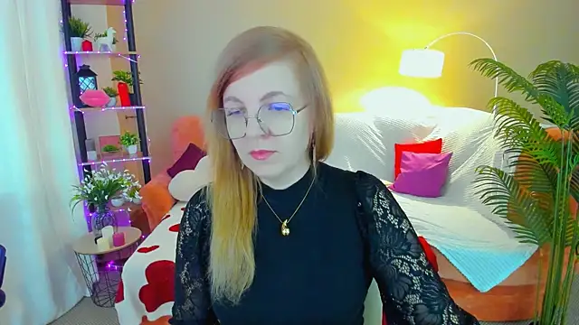 Snapshot of YourUniverser chatting on March 18, 2026, 9:23 am YourUniverser online show from March 18, 2026, 9:23 am