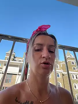 EvvaMur online show from December 4, 2025, 1:04 am