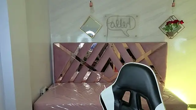 Snapshot of Luna_Star_v chatting on November 20, 2025, 3:18 am Luna Star v online show from November 20, 2025, 3:18 am