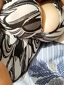 zerdaliii online show from October 15, 2025, 5:54 pm