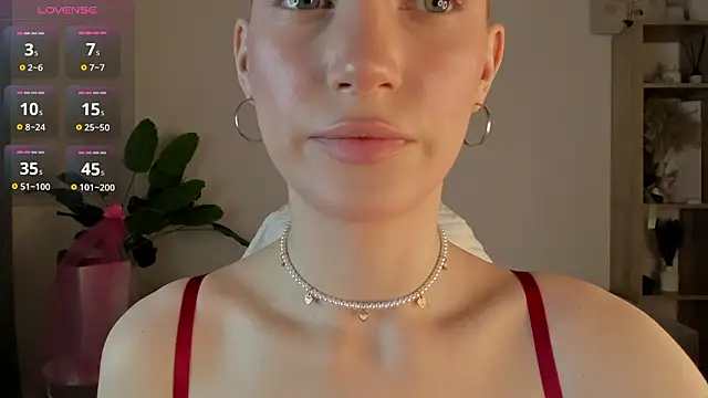 Ice Strawberry online show from March 13, 2026, 3:00 am