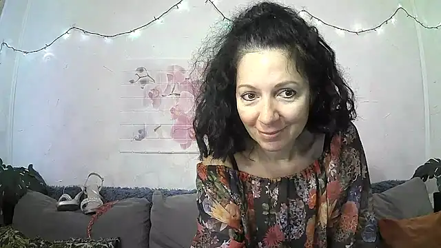 Snapshot of ValleriWind chatting on May 14, 2026, 1:57 am ValleriWind online show from May 14, 2026, 1:57 am