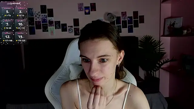 Snapshot of kaleriyaa_ chatting on November 15, 2025, 1:31 am kaleriyaa online show from November 15, 2025, 1:31 am