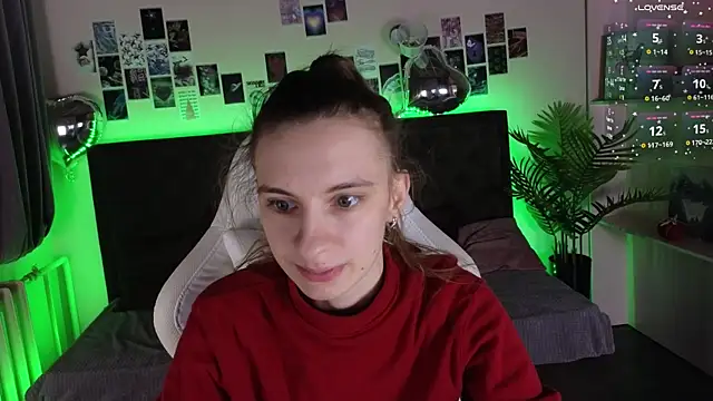 Snapshot of kaleriyaa_ chatting on December 14, 2025, 3:24 am kaleriyaa online show from December 14, 2025, 3:24 am