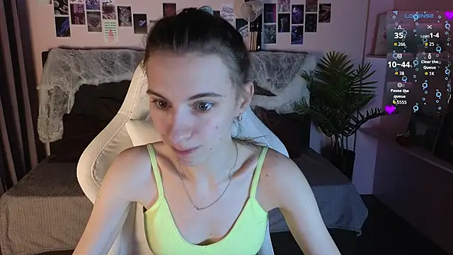 Snapshot of kaleriyaa_ chatting on November 2, 2025, 1:32 am kaleriyaa online show from November 2, 2025, 1:32 am