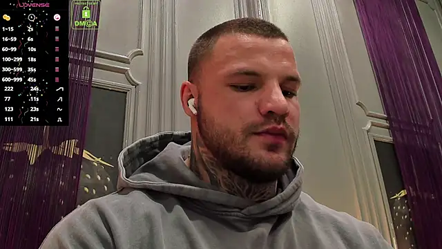 Snapshot of OliverSport chatting on November 15, 2025, 3:49 pm OliverSport online show from November 15, 2025, 3:49 pm