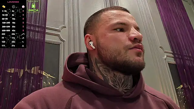 Snapshot of OliverSport chatting on November 16, 2025, 10:53 am OliverSport online show from November 16, 2025, 10:53 am