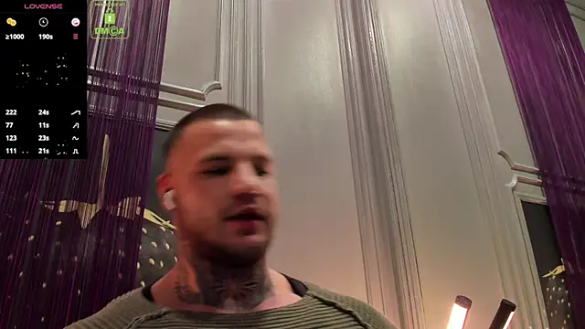 Snapshot of OliverSport chatting on November 11, 2025, 3:40 pm OliverSport online show from November 11, 2025, 3:40 pm