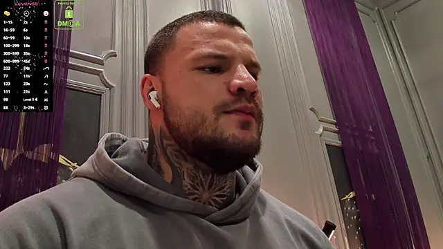 Snapshot of OliverSport chatting on November 20, 2025, 3:34 pm OliverSport online show from November 20, 2025, 3:34 pm