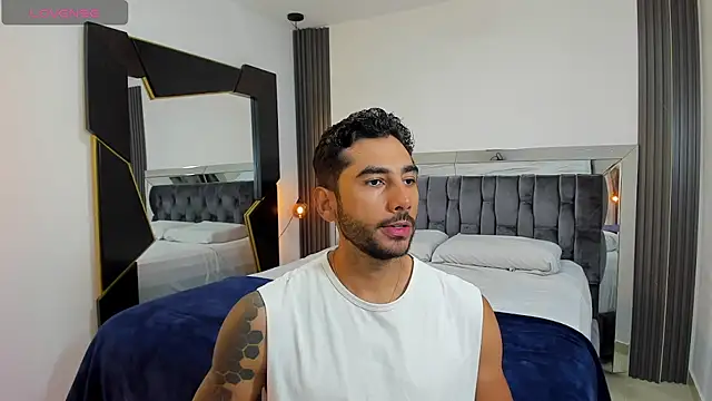 MARC THOMPSON  online show from November 4, 2025, 2:21 pm