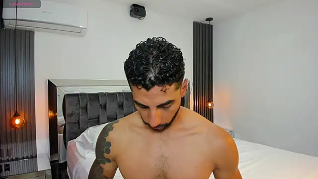 MARC THOMPSON  online show from September 14, 2025, 1:06 am