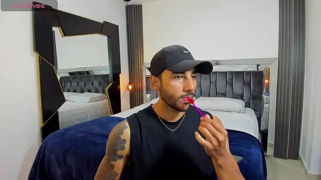 MARC THOMPSON  online show from November 3, 2025, 11:30 pm