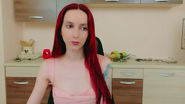 Julia Jae online show from June 7, 2026, 5:12 am