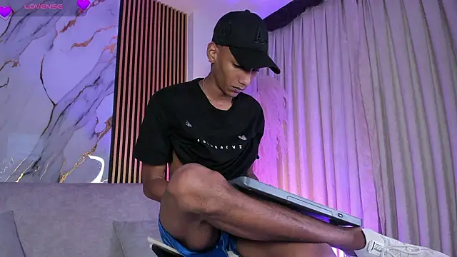 JulienSaint online show from March 10, 2026, 11:36 am