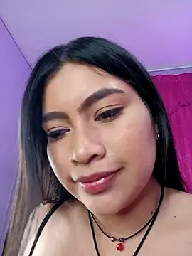 Snapshot of LunaaRosse chatting on October 20, 2025, 2:35 am LunaaRosse online show from October 20, 2025, 2:35 am