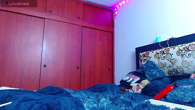 Cristalhottie2324 online show from October 1, 2025, 10:41 am