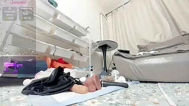 Snapshot of fox-yiyi chatting on February 23, 2026, 8:04 am fox-yiyi online show from February 23, 2026, 8:04 am