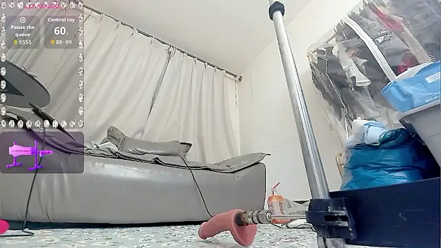 Snapshot of fox-yiyi chatting on March 19, 2026, 12:05 pm fox-yiyi online show from March 19, 2026, 12:05 pm