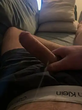 Bigtitsloveshow online show from May 16, 2026, 4:44 am
