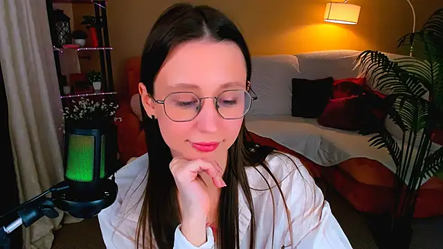 Snapshot of YourLovellyStory chatting on March 15, 2026, 12:23 pm YourLovellyStory online show from March 15, 2026, 12:23 pm