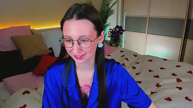 Snapshot of YourLovellyStory chatting on March 11, 2026, 11:26 am YourLovellyStory online show from March 11, 2026, 11:26 am