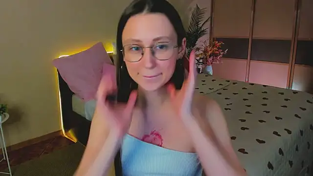 YourLovellyStory online show from April 21, 2026, 4:35 pm