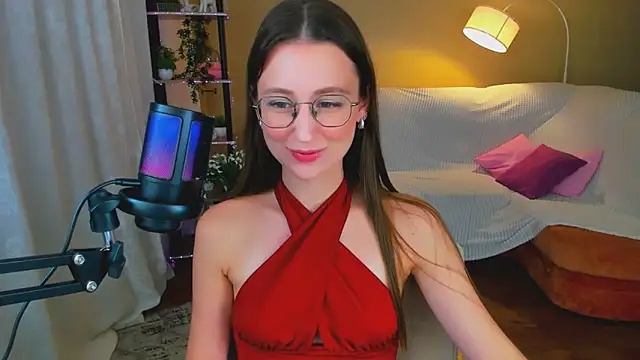 YourLovellyStory online show from October 19, 2025, 4:21 pm