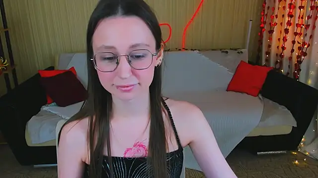 Snapshot of YourLovellyStory chatting on March 14, 2026, 12:00 pm YourLovellyStory online show from March 14, 2026, 12:00 pm