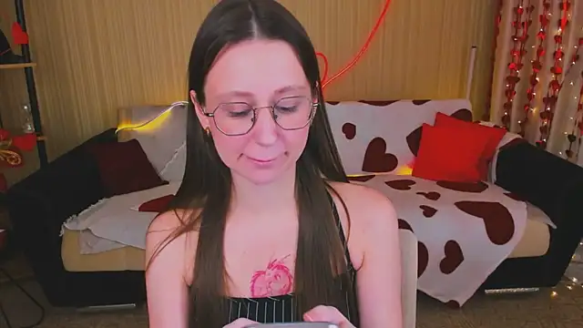 Snapshot of YourLovellyStory chatting on February 25, 2026, 2:28 pm YourLovellyStory online show from February 25, 2026, 2:28 pm