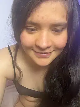 Snapshot of Emilyybennet_ chatting on November 26, 2025, 2:44 am Emilyybennet online show from November 26, 2025, 2:44 am