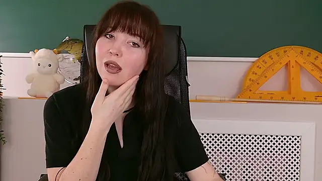 Snapshot of VanessaFields chatting on October 28, 2025, 3:11 pm VanessaFields online show from October 28, 2025, 3:11 pm