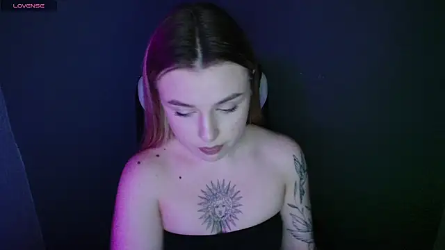 AngelicaHollywood online show from November 11, 2025, 10:04 pm