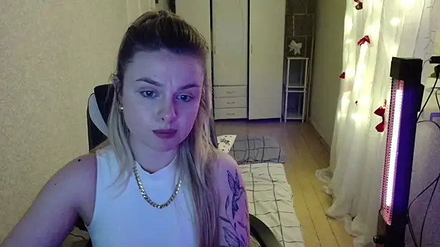 AngelicaHollywood online show from December 16, 2025, 8:13 pm