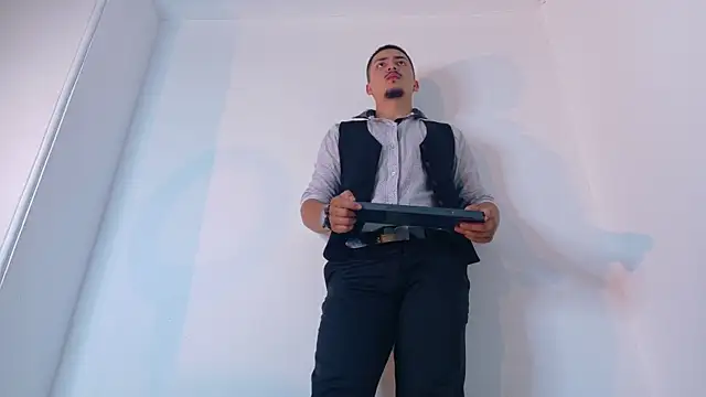 MrFox   online show from October 31, 2025, 5:31 pm